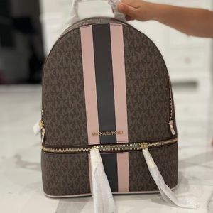 🔥Michael Kors Rhea Signature Backpack Brown Pink